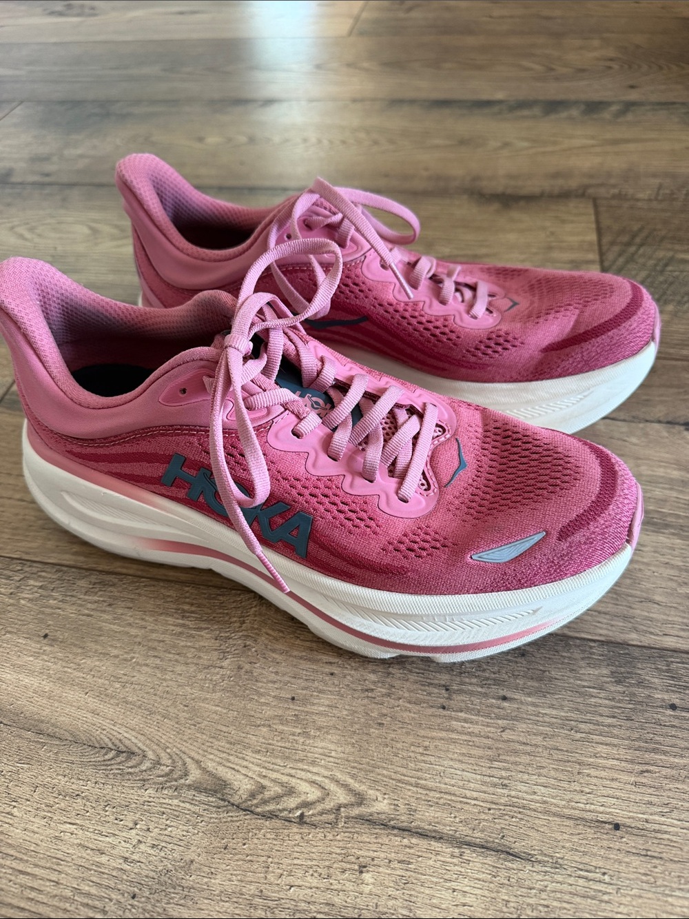 Women’s Hoka one one Bondi 9 Running Shoes - Size 9.5B Excellent Used Condition
